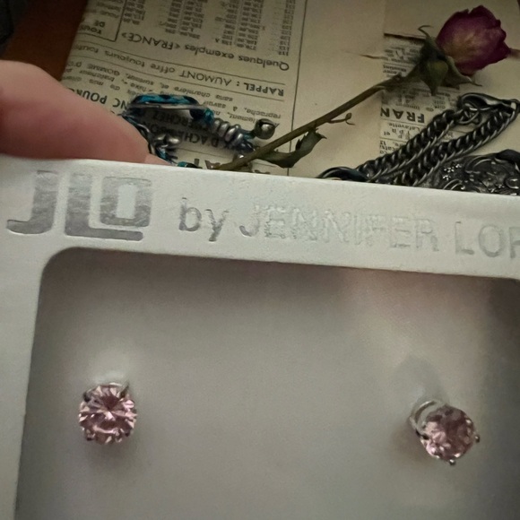 NWT WOMEN’S JLO by JENNIFER LOPEZ CZ STUD EARRINGS. - Picture 3 of 10